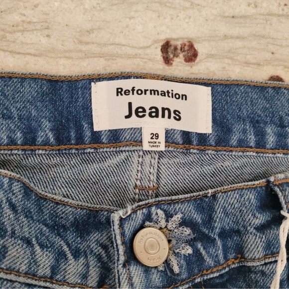 Reformation Charlie denim shorts in Daria daisy - Picture 3 of 4